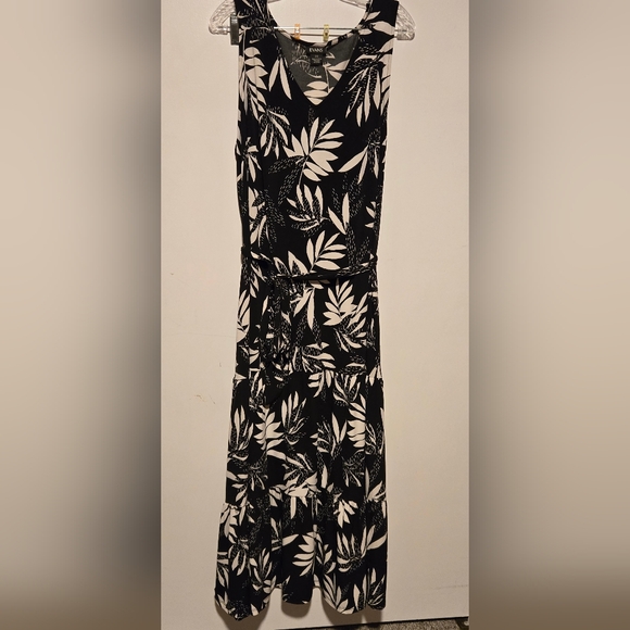 Dresses & Skirts - Black and White Floral Dress Size 20W